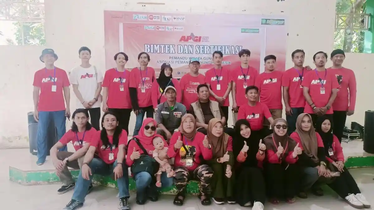 Tingkatkan Profesionalisme, Dispapora Maros dan APGI Sulsel Bimtek Pemandu Gunung di Bantimurung