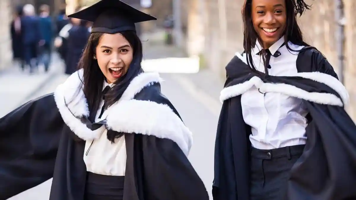 Gak Cuma Maudy Ayunda, Ini Beberapa Artis Indonesia yang Jadi Alumni Kampus Top Dunia, Ada Idolamu?