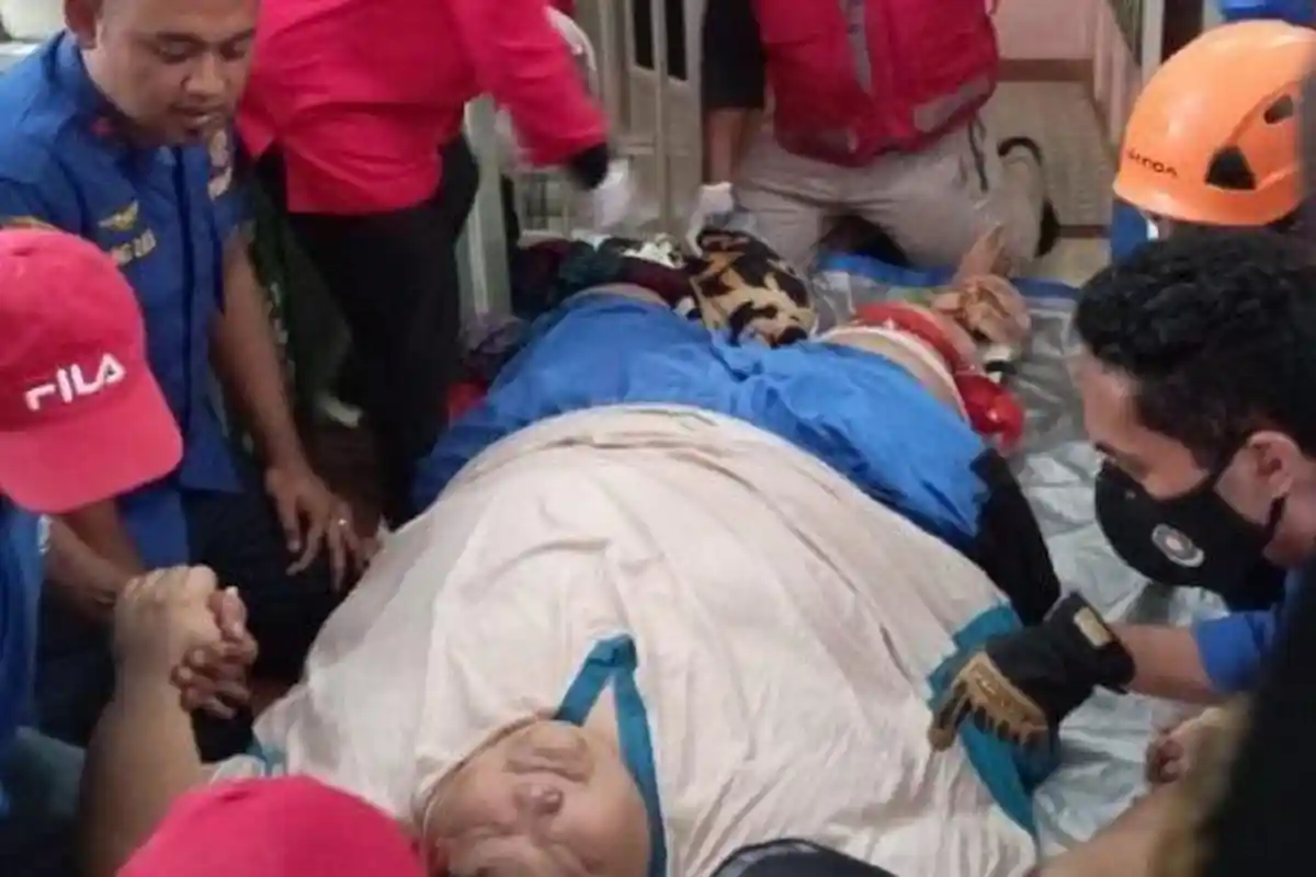 Pria Obesitas 275 kg Kecelakaan di Lift, Evakuasi Libatkan 12 Orang Selama 3 Jam