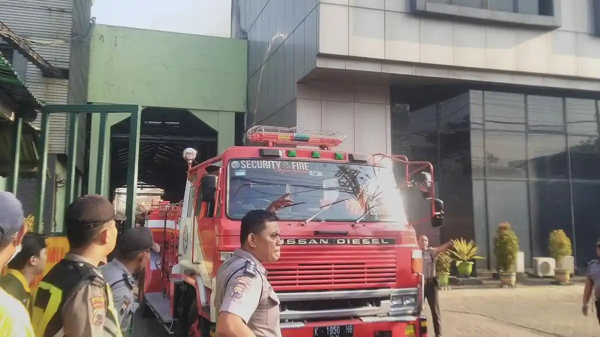 BREAKING NEWS: Kebakaran di PT Pura Nusa Persada Kudus