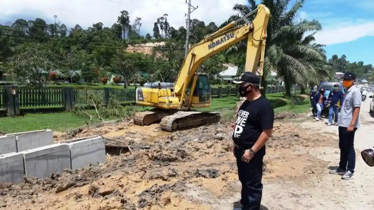 Walikota Tarakan Perintahkan Segera Perbaiki Drainase dan Jalan di Depan Batalyon 613 Raja Alam