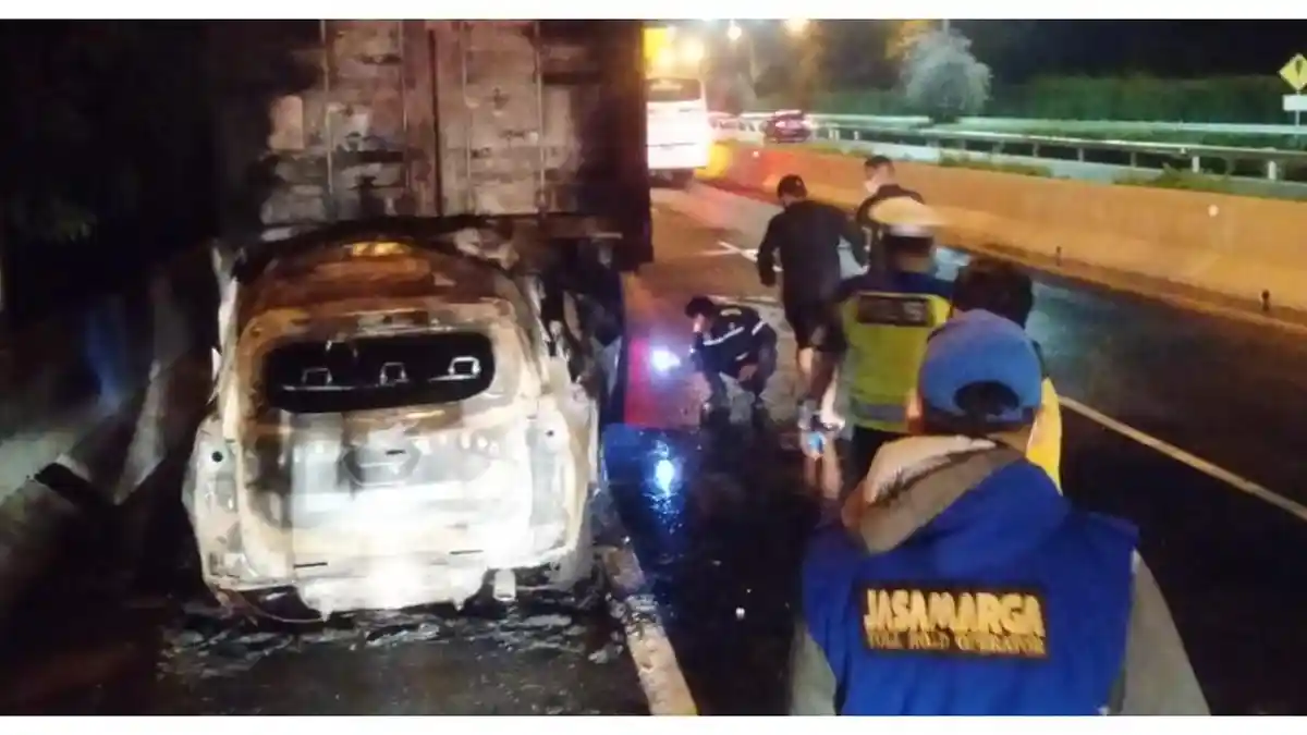 Kecelakaan Hari Ini di Tol Sedyatmo, Sopir Tewas Setelah Mobilnya Terbakar Usai Tabrak Truk