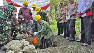 GROUNDBREAKING-Ketua-DPRD-Ponorogo-Dwi-Agus-Prayitno-saat-pelatakan.jpg
