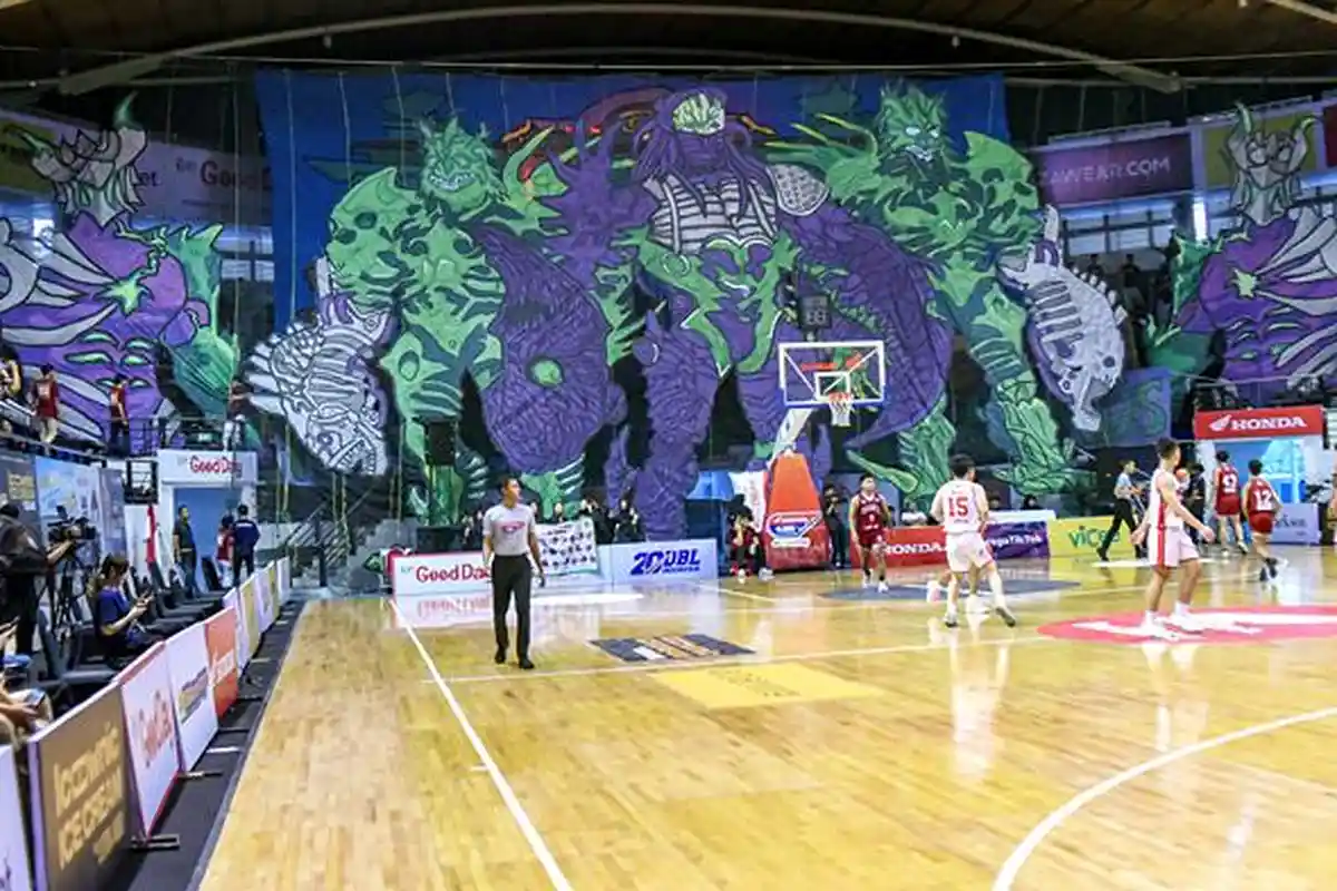 Amigosmansa Kembali Ramaikan DBL Arena Surabaya Setelah Absen Lima Pertandingan!