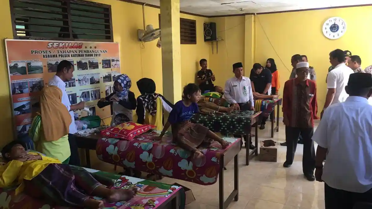 Polsek Kateman Gelar Khitanan Gratis untuk Anak-anak Kurang Mampu