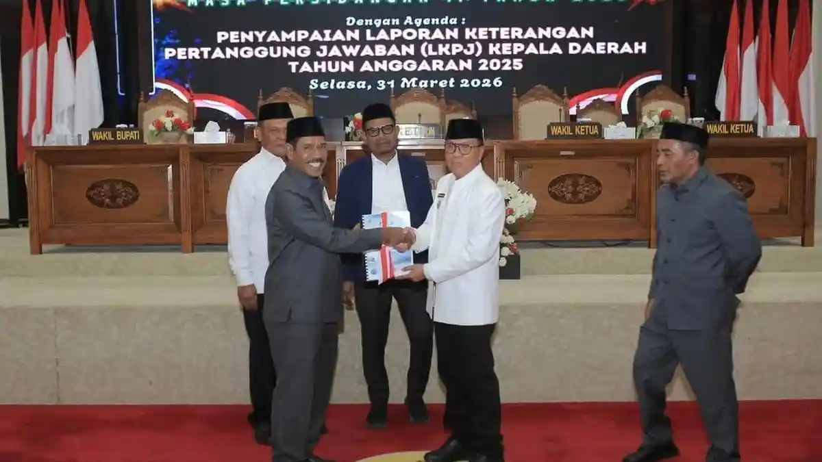 Bupati Halmahera Tengah Serahkan LKPJ T.A 2025, Tegaskan Efisiensi Anggaran dan Pelayanan Gratis