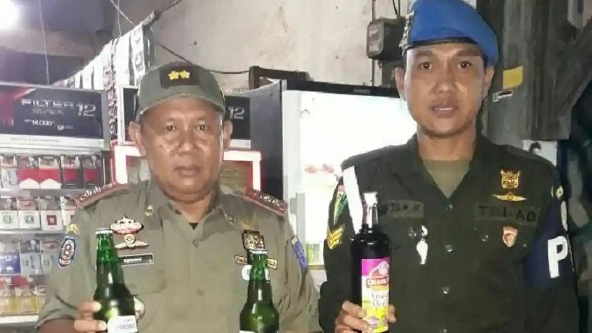 Sebanyak 242 dan 1 Jerigen Tuak Disita Tim Terpadu di Depok