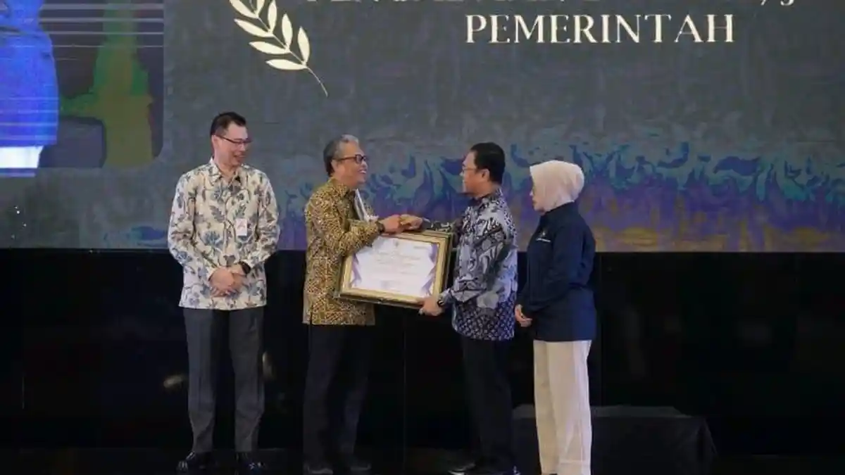 LKPP Terima Anugerah Anindhita Wistara Data dari BPS