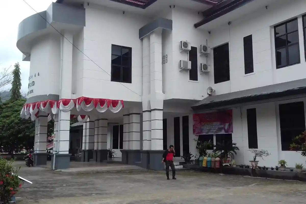 Gaji Plus THR 30 Anggota Dewan di Enrekang Bulan Ini Setara Dua Mobil Pajero Sport