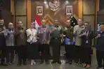 KSAD-Jenderal-Maruli-Simanjuntak-bersama-CEO-Kompas-Gramedia-Liliek-Oetama-dan-rombonga.jpg