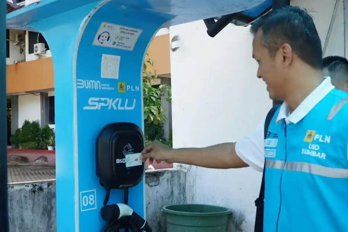 Arus Balik: Posko Mudik dan SPKLU PLN Dukung Kenyamanan Para Pemudik di Sumatera Barat