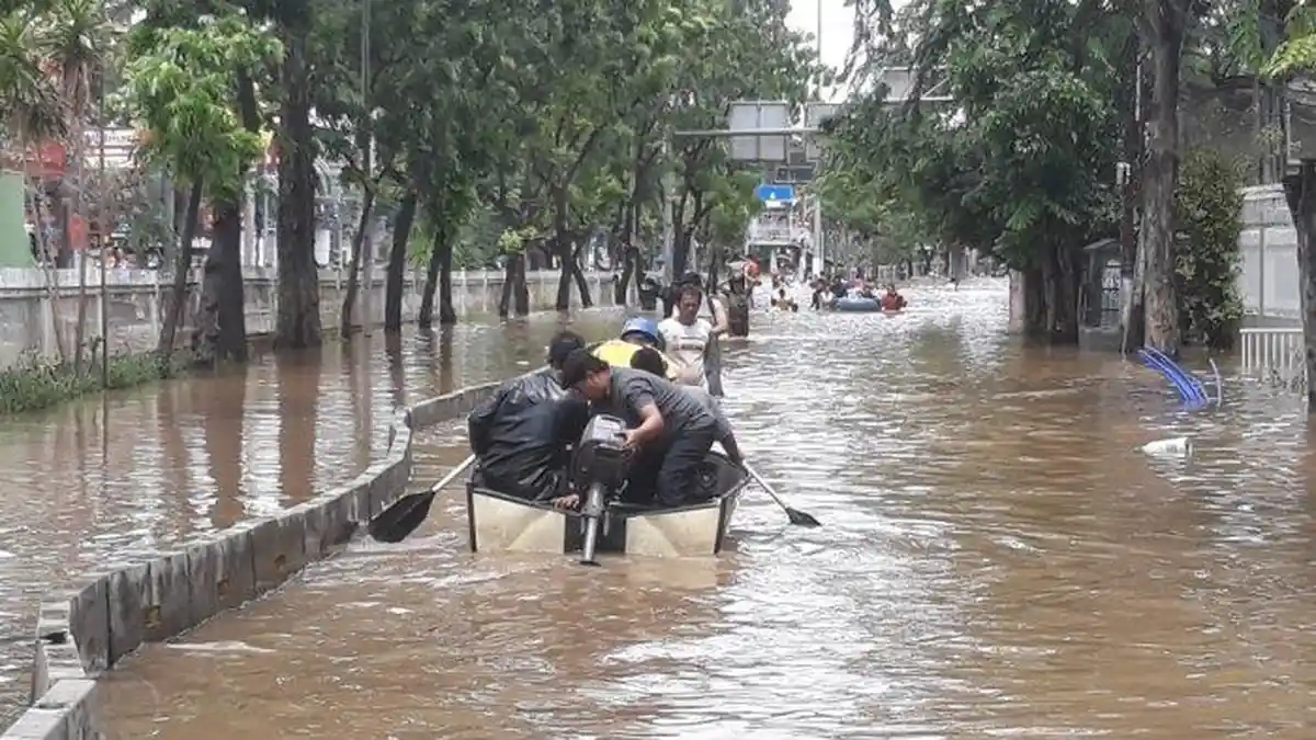 Ribuan Korban Banjir Mulai Diserang Penyakit Gatal-gatal Hingga Penyakit Darah Tinggi,