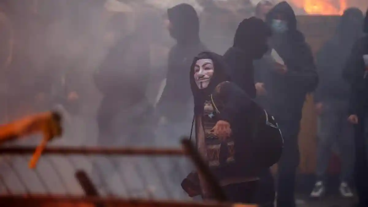 Potret Pecahnya Kerusuhan di Eropa Saat Demo Pembatasan Covid-19