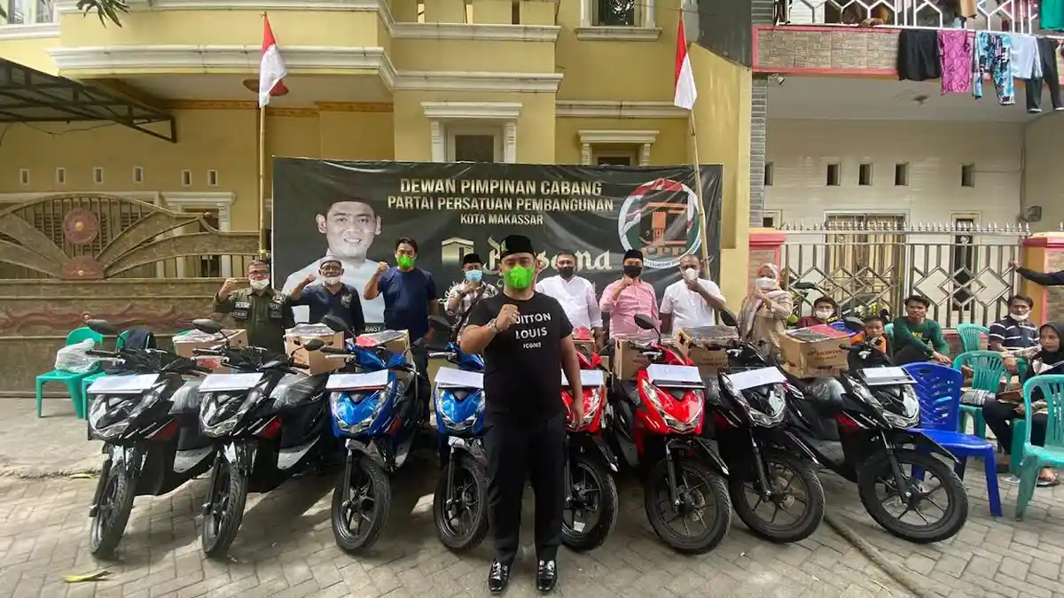 Muscab PPP Makassar Ditunda, Rachmat Taqwa Quraisy Bagi-bagi Motor ke Pendukung