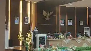 Paripurna-penyampaian-tiga-raperda-di-DPRD-Batola.jpg