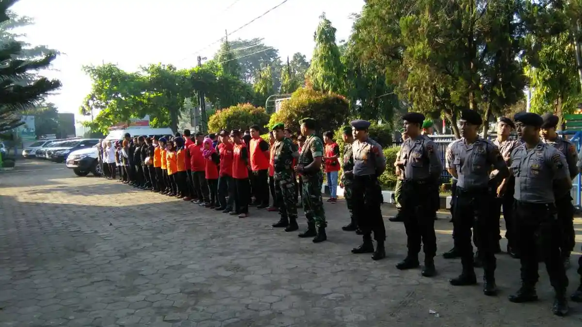 Menkes Minta Pemudik Unduh Aplikasi Ini Saat Melintas Kabupaten Batang - apel-apel-gabungan-kesiapsiagaan-arus-mudik-lebaran-2017-kabupaten-batang_20170618_143747.jpg