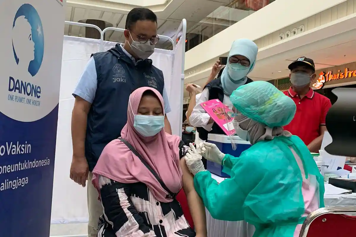 Anies Baswedan Minta Warga Tak Khawatir, Badan Meriang Setelah Vaksinasi Covid-19 Hal Normal 