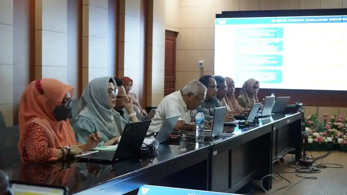 Bappeda Sulteng Gelar Rapat Evaluasi RPJPD Banggai 2025-2045