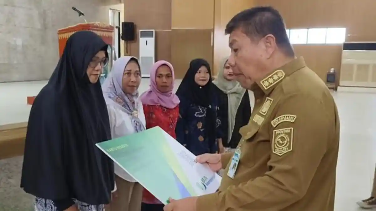 Gubernur Serahkan Kartu BPJS Ketenagakerjaan Bagi Pelaku UMKM di Belitung, Hidayat: Mereka Berhak