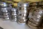 Pedagang Souvenir dan Oleh-Oleh Haji Sepi Pembeli