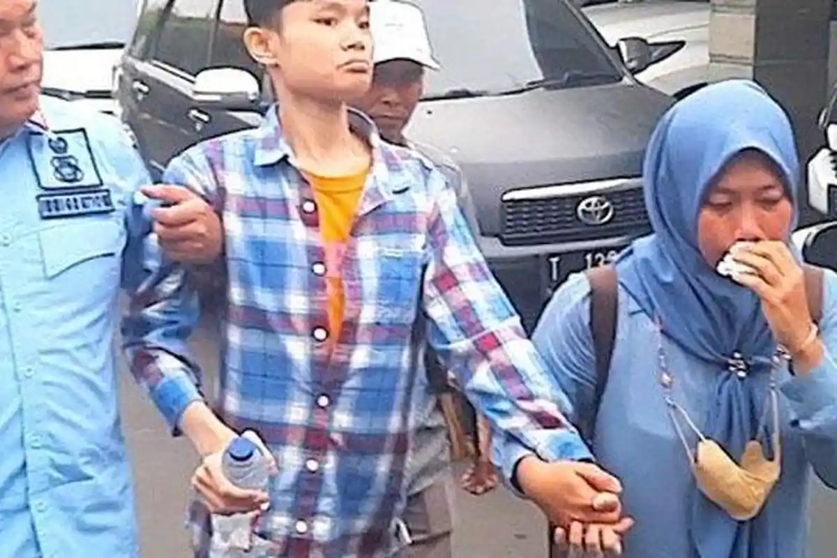 Tangis Siti Aisah Akhirnya Antarkan Sha Wang Anak Disabilitas Pulang ke Taiwan, Sudah Rawat 10 Tahun