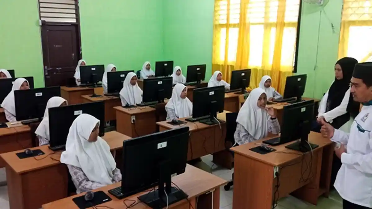 Tim Disdik Aceh Barat Tinjau Kesiapan UNBK 2020 di Sejumlah Sekolah, Ini Harapan Sekdis