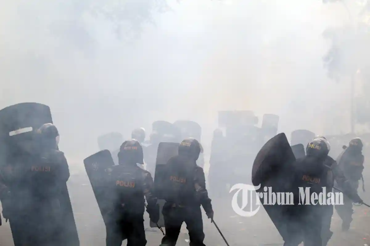 Bayi 8 Bulan di Batam Kena Gas Air Mata, Orang Tua Syok Lihat Mata Memutih: Anakku Gak Gerak !