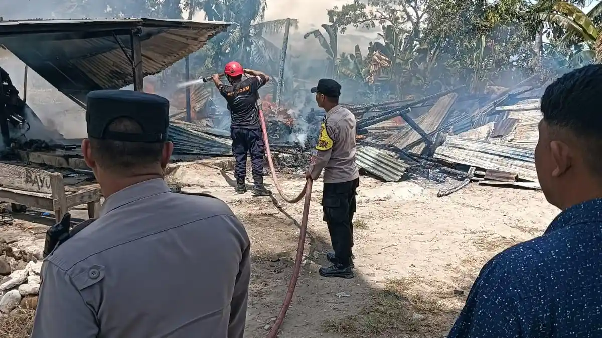 Kronologi Kebakaran Rumah dan Bengkel di Parigi Moutong, Asal Api dari Rak Telur Dibakar
