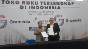 Operational-Director-Gramedia-Heri-Darmawan-dan-CEO-Pollux-Mall-Cikarang.jpg