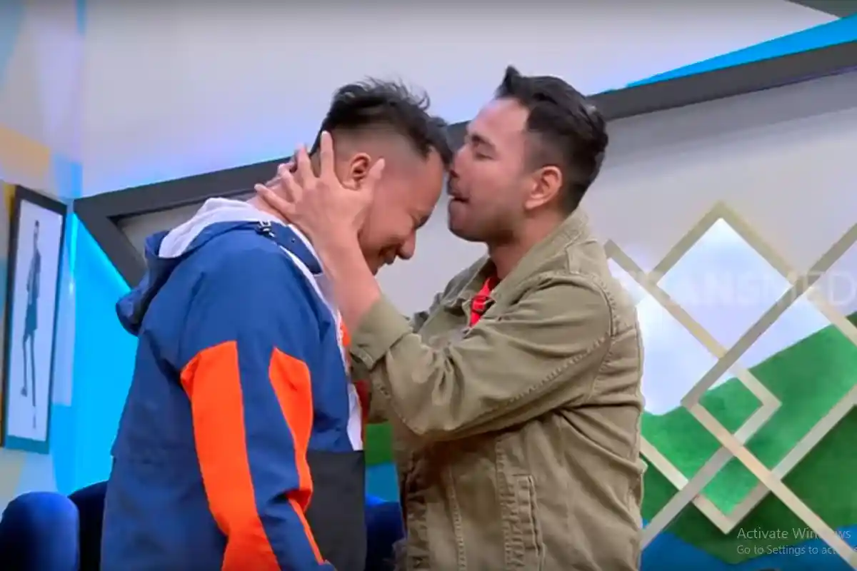 Raffi Ahmad Cium Tangan & Kening Vicky Prasetyo, Malu Tahu Mantan Zaskia Gotik Lulusan Pesantren