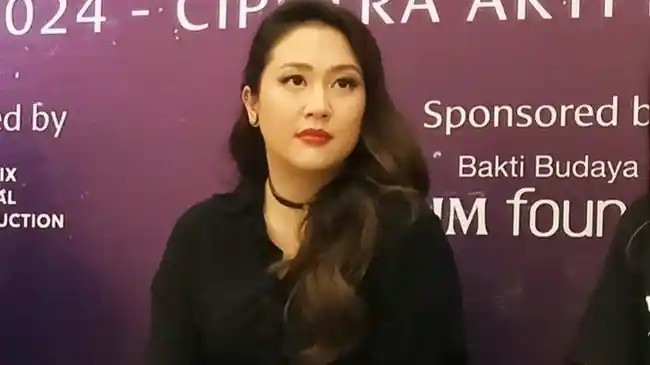 Sherina Munaf Geram, Fanbase Sheila Dara Diduga Manfaatkan Duka Vidi Aldiano untuk Endorse