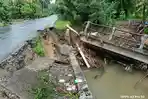 Kondisi-jembatan-di-Gampong-Blang-Padang-dihantam-banjir.jpg