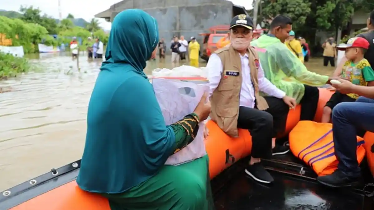 Bupati Aceh Besar Tinjau Kawasan Terendam Banjir