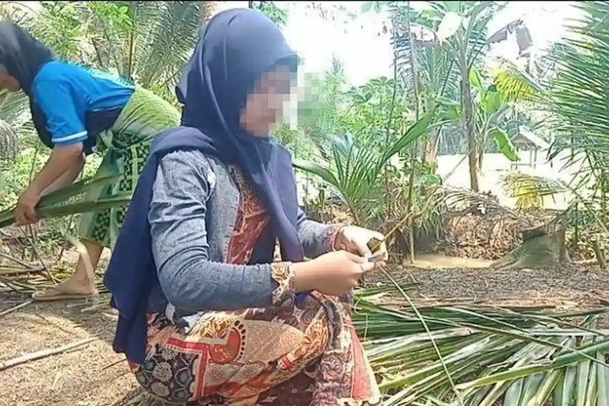Jatuh Cinta Pada Pria 50 Tahun, Gadis 14 Tahun Pasrah Ditanya Mau Nikah Tidak: Kalau Bapak Mau