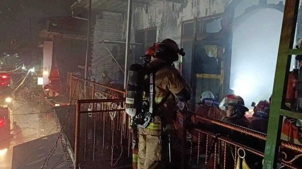 Usai Selamatkan Ibu dan Adik, Pria Tewas Terjebak Kebakaran Rumah Bersama Ayah