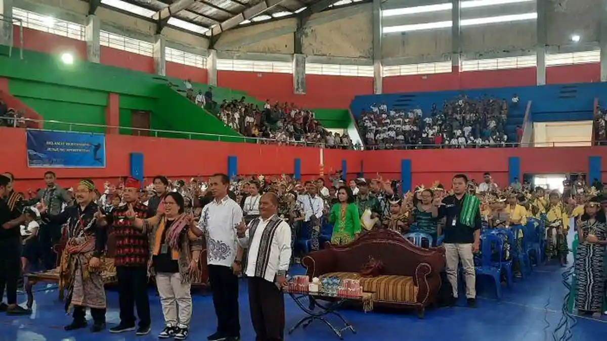 Bupati TTS Buka Festival Bahasa Ibu