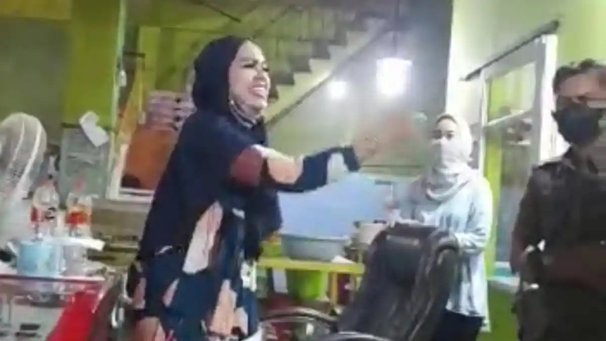 Pemilik Warung Coto Dewi Berontak dan Ngaku Istri Polisi saat Diperingatkan Aturan PPKM