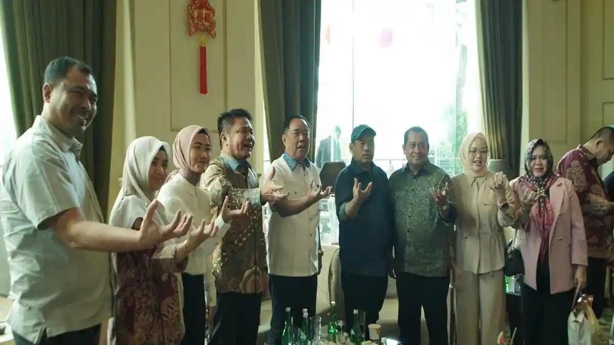 Jalani Cek Kesehatan di Kemendagri, Pasangan Askolani-Netta Ngobrol Santai Kepala Daerah se-Sumsel