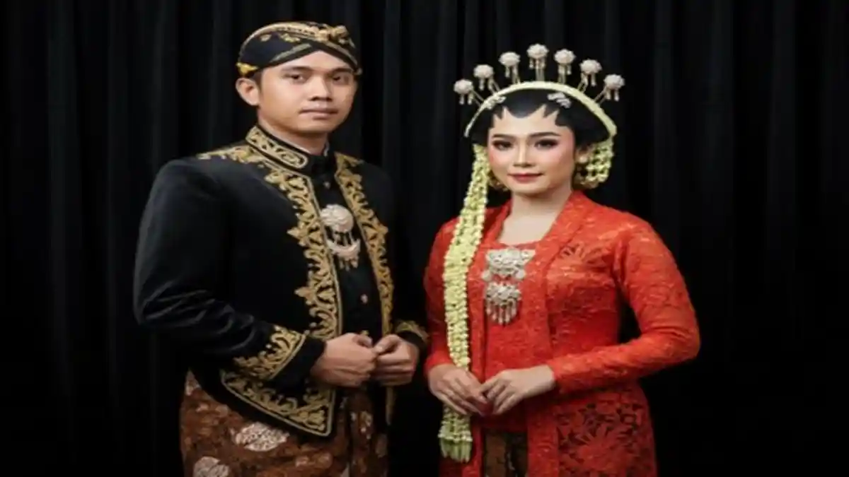 20 Prompt Gemini AI untuk Foto Prewedding Adat Jawa: Estetik, Realistis, dan Siap Posting