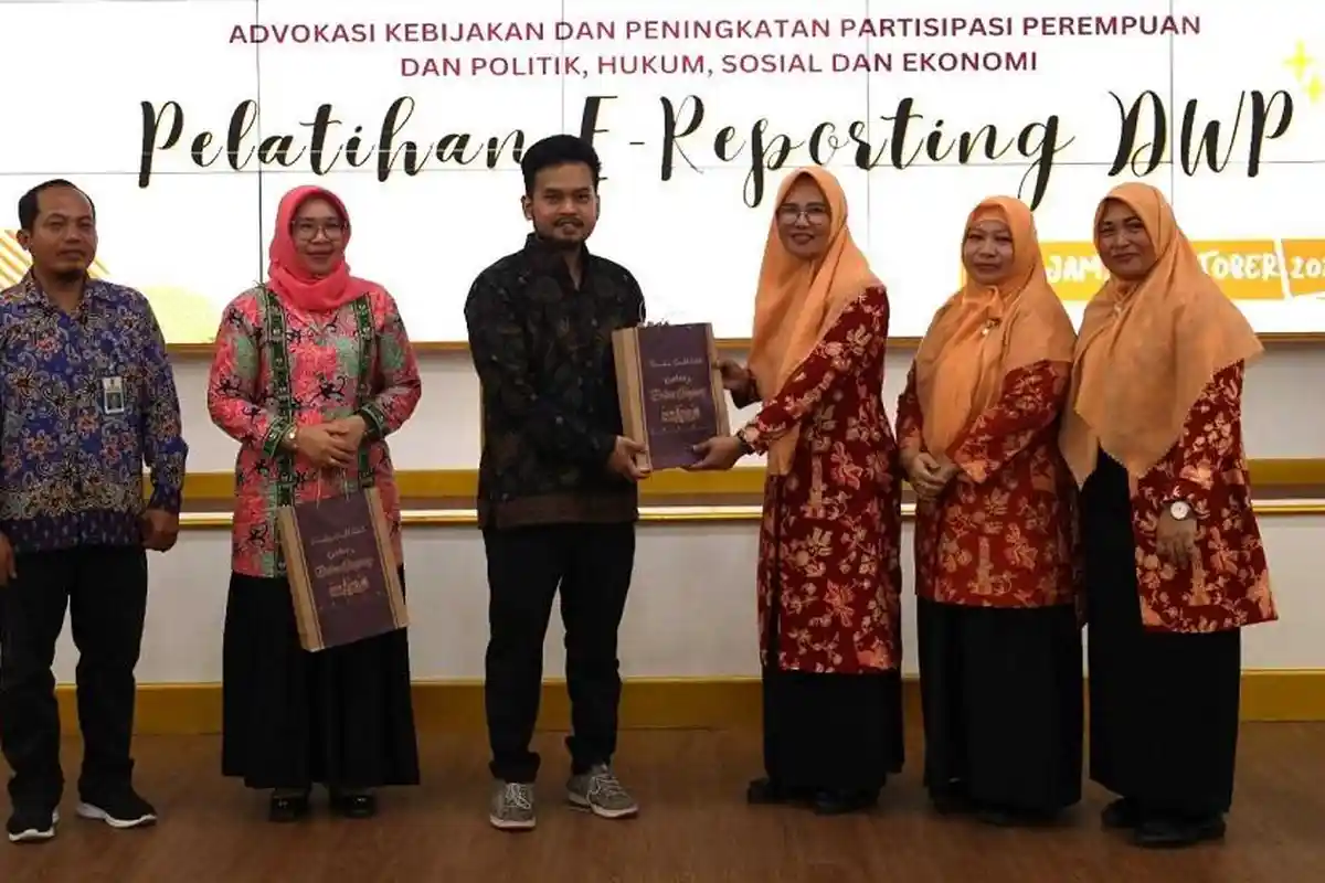 Peringati HUT ke-25 Dharma Wanita Persatuan di Kabupaten PPU Digelar Pelatihan e-Reporting