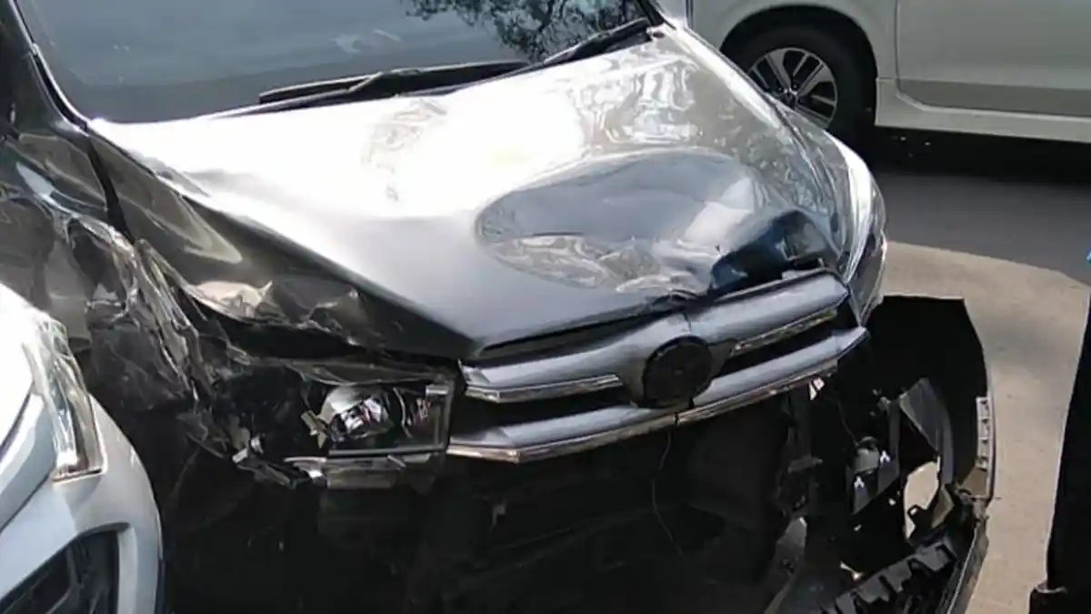 Kronologi Kecelakaan Karambol 7 Kendaraan di Jalan Dr Sutomo Semarang, Ini Plat Nomor Mobil & Motor