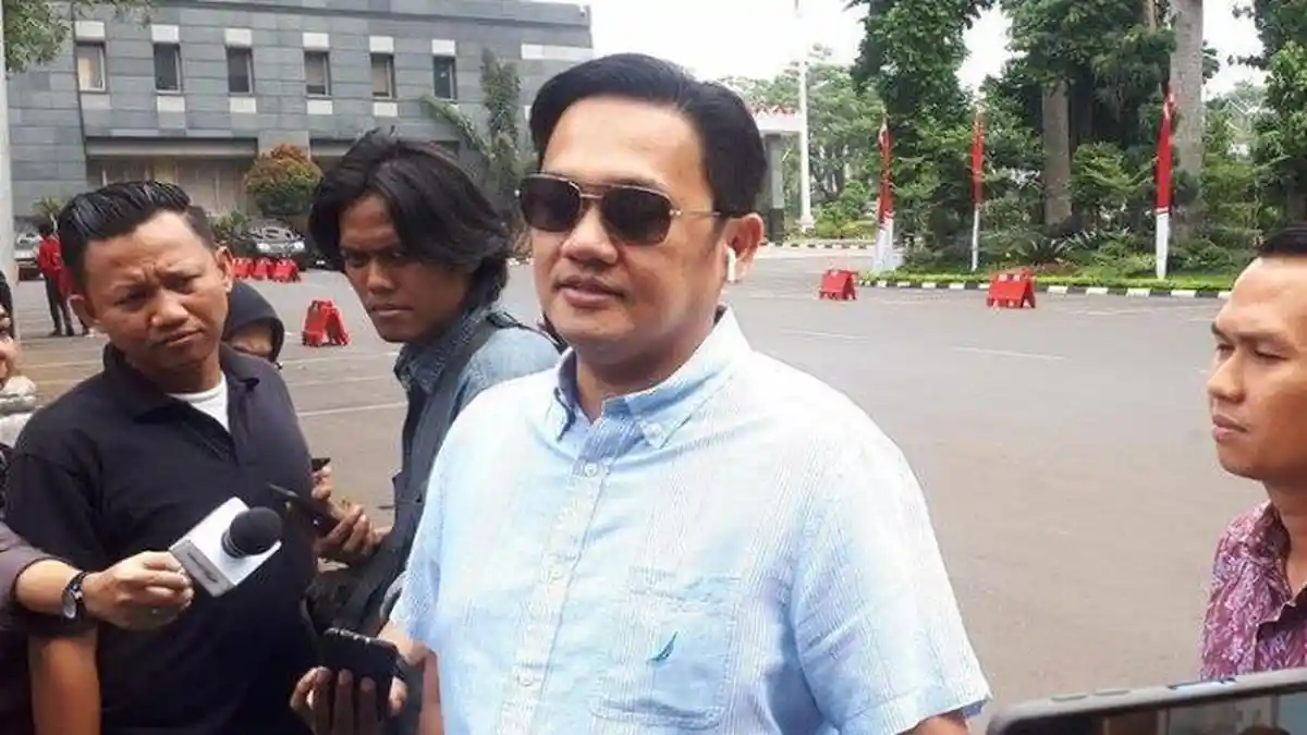 Tak Yakin Anak Lisa Mariana Darah Daging Ridwan Kamil, Farhat Abbas: Perlu Sumpah Pocong!