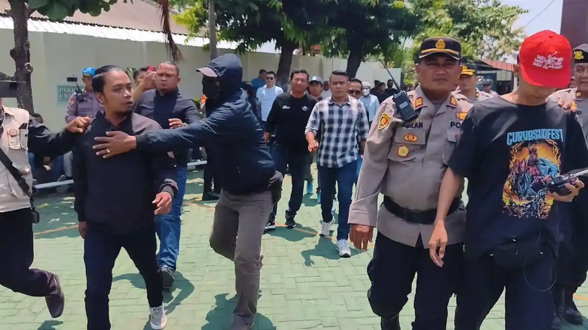 AMPB Bentrok dengan LSM di PN Pati, Teguh Curiga Ada yang Sengaja ...