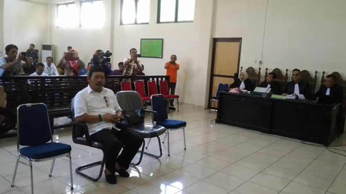 Sidang Dodot Dimulai, Jaksa Bacakan Surat Dakwaan Dugaan Politik Uang