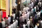 Niat Salat Tarawih Ramadan hingga Witir Secara Berjamaah Maupun Sendirian di Rumah, Tata Caranya
