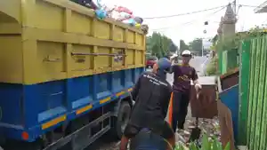20230609_sampah-di-bontang.jpg