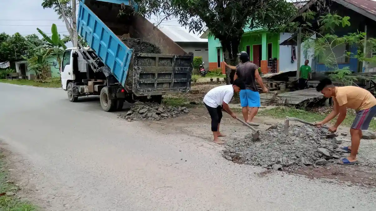 Respon Keluhan Masyarakat, Jalan Rusak Sabanar Baru dan Lama Masuk Program Prioritas Pemkab Bulungan