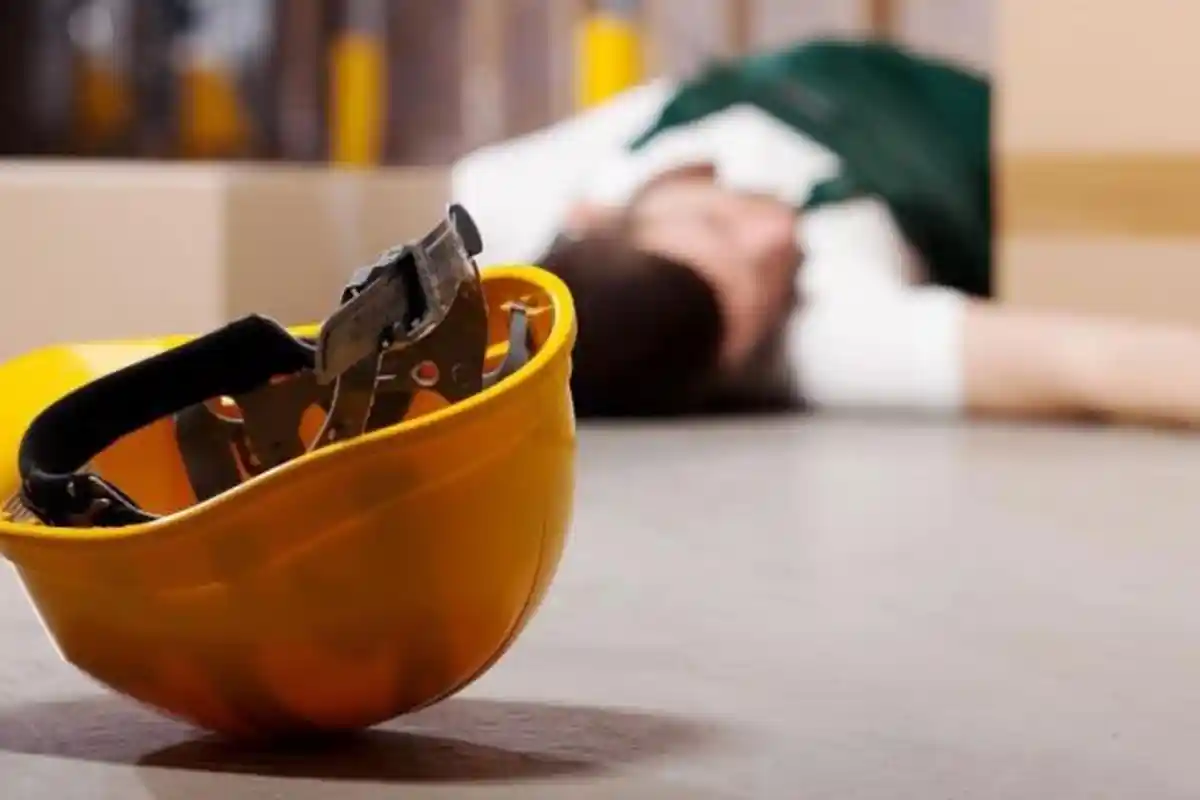 Viral di Medsos Pria Tabrakan Diri ke Mobil di Tanah Abang Jakpus, Diduga Stres Berat