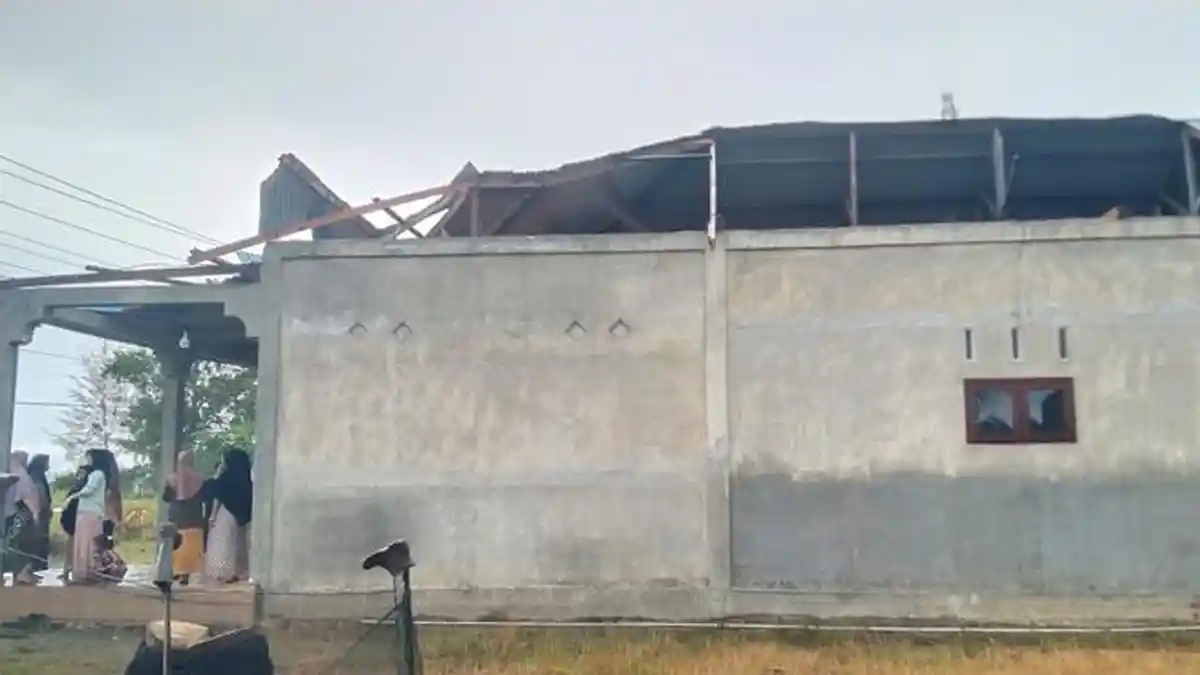Tak Ada Korban Jiwa Dampak Puting Beliung Terbangkan Atap Rumah dan Kerangkanya di Aceh Singkil 
