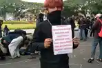 TOLAK-UU-TNI-Massa-Arek-Arek-Malang-Turun-ke-Jalan-menggelar-aksi-demo.jpg
